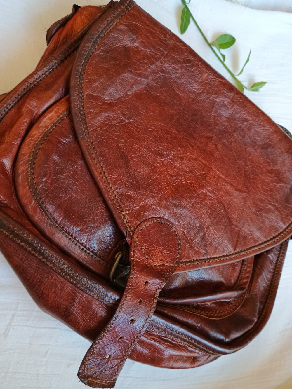 🤎 FESTIVAL VIBES 🤎 VTG Handcrafted, , Waxed Leather Saddlebag, Travel Bag, 90s